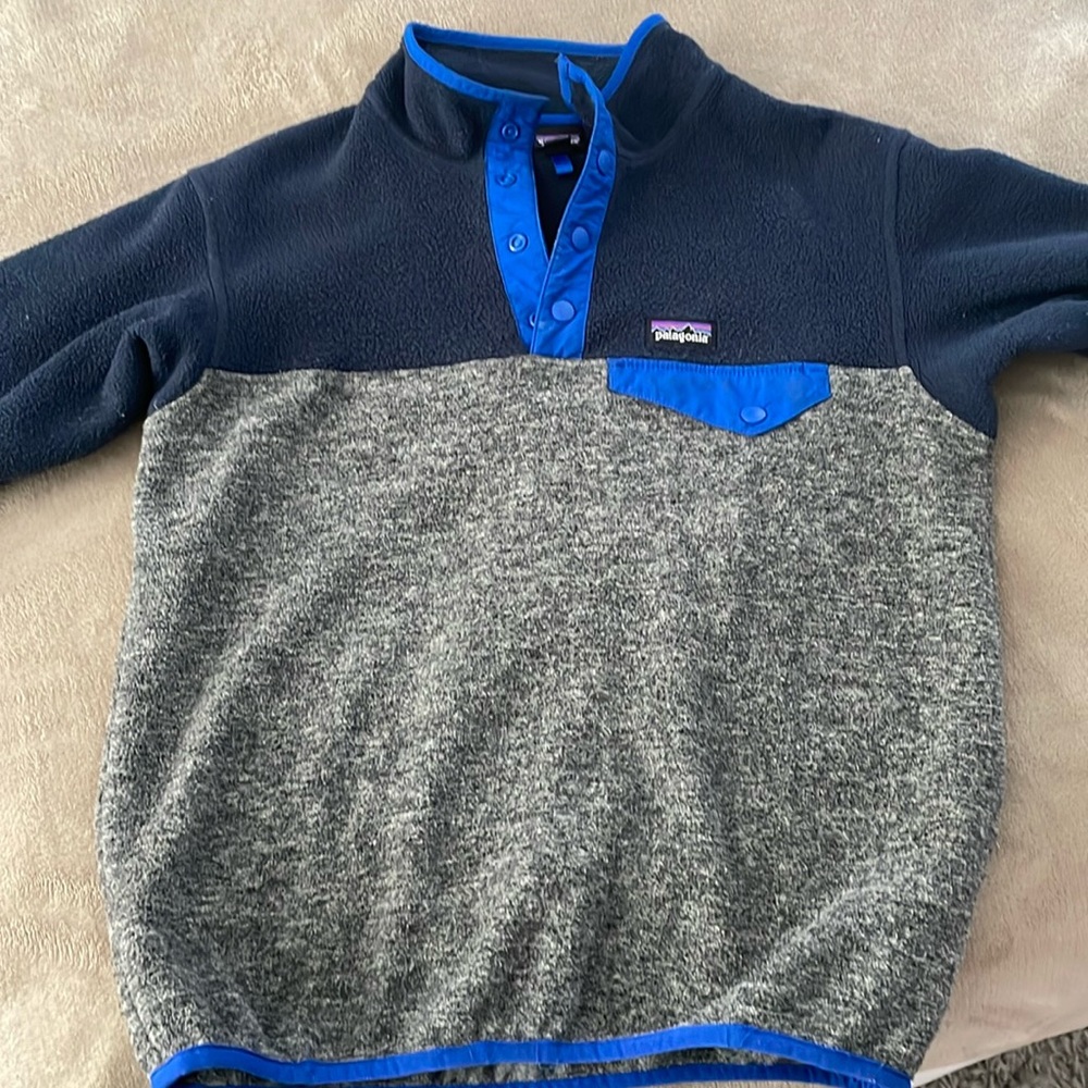 Boys size M- 10. Patagonia blue/ grey pullover